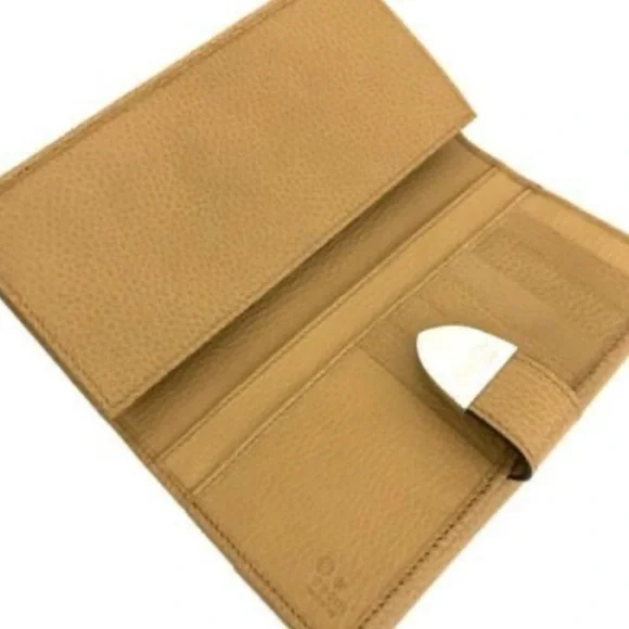 Gucci Tan Leather Wallet Sleek Design Gold Hardware
